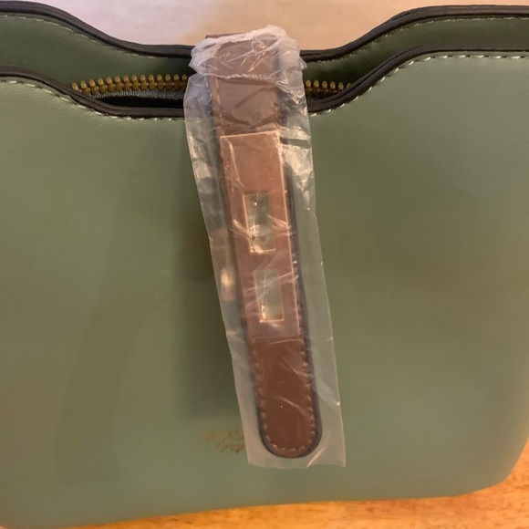 Vesasan Gaohn Green and Brown Shoulder/ Crossbody Bag with Faux Leather NWOT - Picture 3 of 13